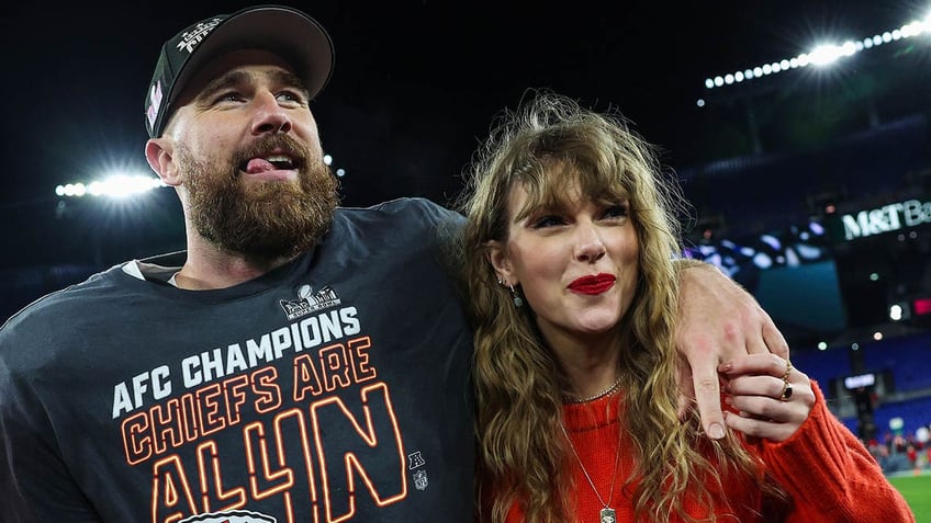 Travis Kelce and Taylor Swift wak