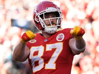Travis Kelce's longevity will come down to these factors, ex-NFL star Vernon Davis says