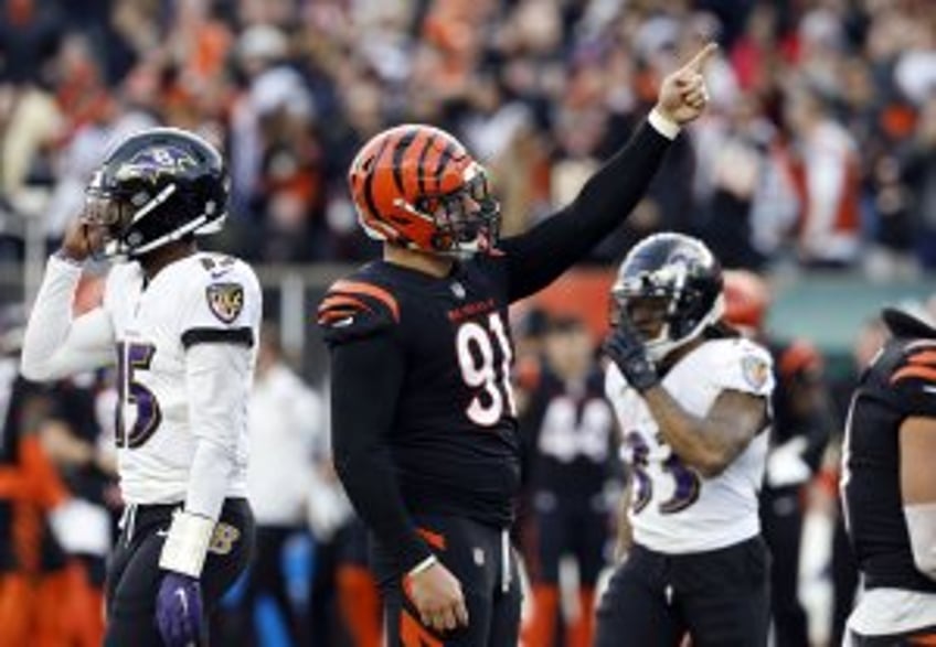 Trey Hendrickson, Jonnu Smith, T.J. Watt among early NFL holdouts