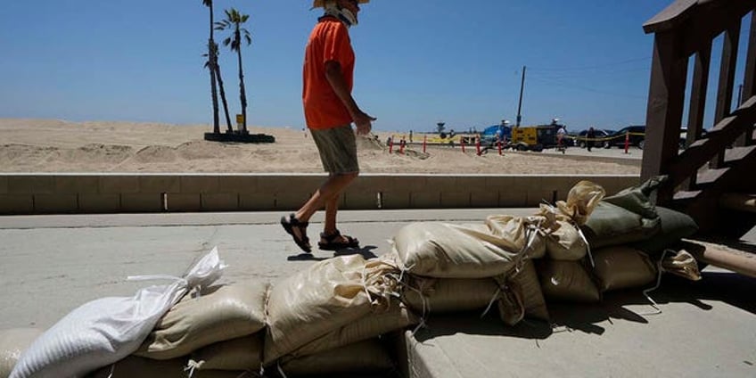 tropical storm hilary makes landfall in mexico threatens flooding in california amid state of emergency