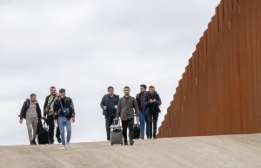 Trump administration advises 500,000 migrants to self-deport