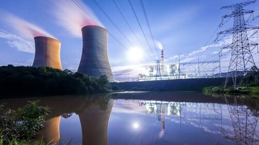 trump aims for 400 gw of nuclear by 2050 10 large reactors under construction by 2030