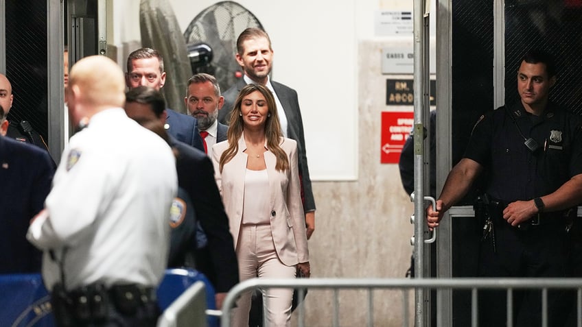 trump allies pour into nyc courthouse to support their friend say theyre not coordinating with campaign