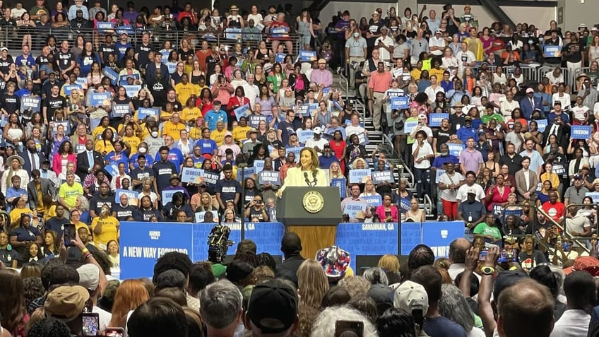 Kamala Harris at center of wide shot from Savannah rally