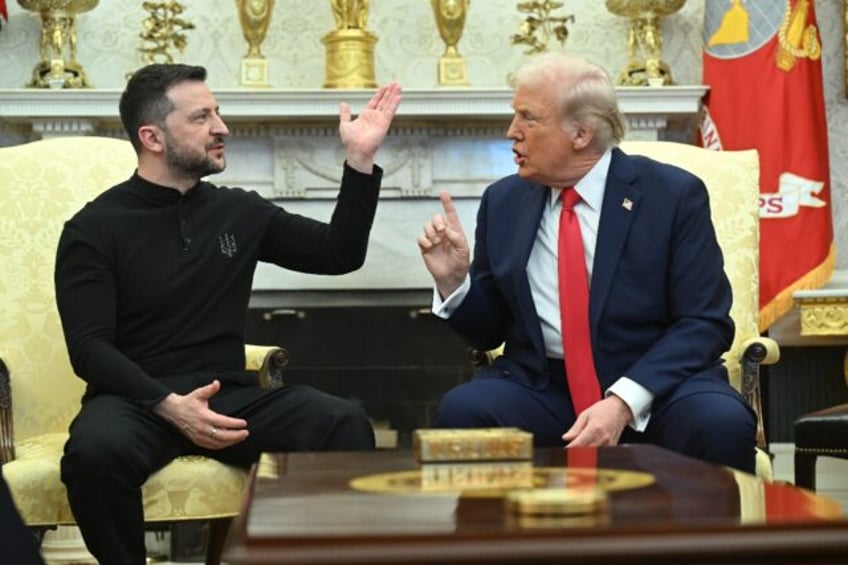 US President Donald Trump (R) and Ukraine's President Volodymyr Zelensky met at the White