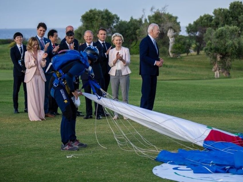 13 June 2024, Italy, Bari: Giorgia Meloni (l-r), Prime Minister of Italy, Justin Trudeau,