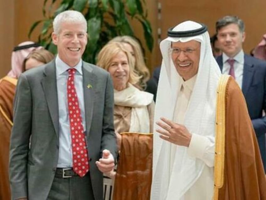 trump delinks saudi nuclear energy deal from israel normalization