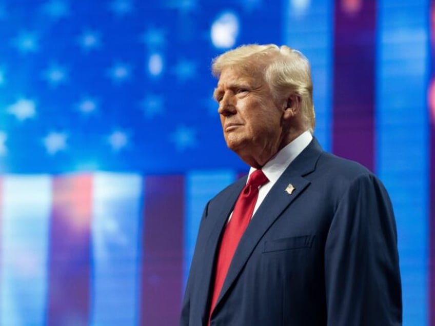 GLENDALE, ARIZONA - AUGUST 23: Republican presidential nominee, former U.S. President Dona