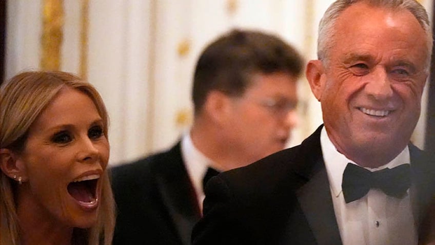 rfk jr and cheryl hines at mar a lago