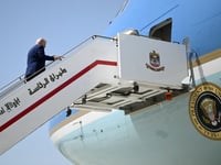 Trump insults Springsteen, Swift from Air Force One