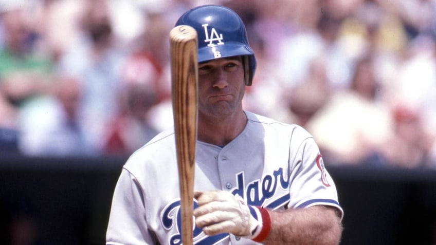 Steve Garvey at bat