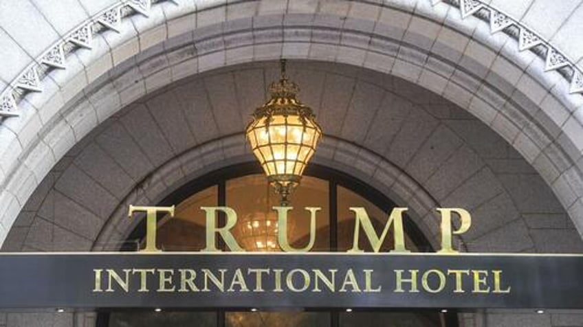 trump organization in talks to reclaim prized dc hotel