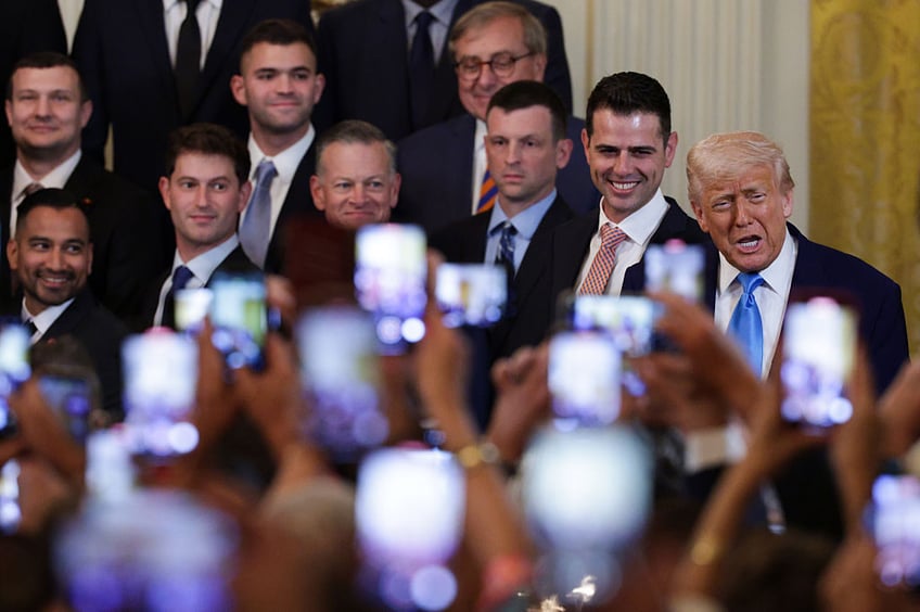trump praises tim tebow nfl success despite being on the jets