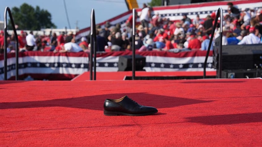 Trump shoe left on the rally stage