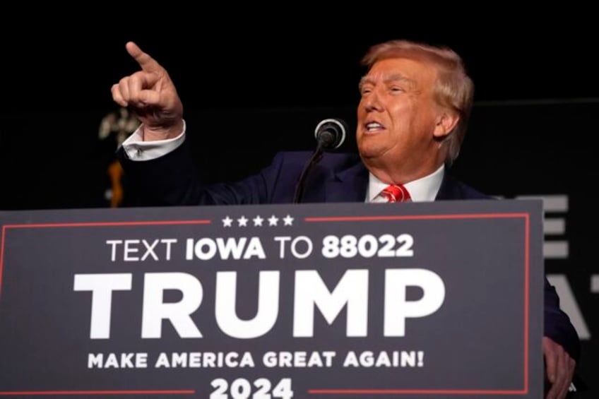 trump returns to iowa for another rally and needles the states governor for endorsing desantis