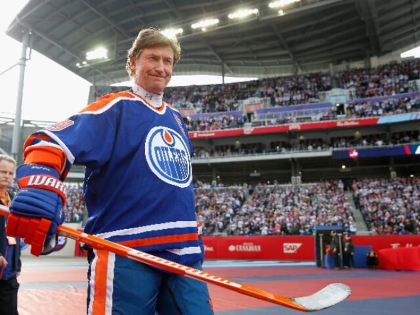 during the 2016 Tim Hortons NHL Heritage Classic Alumni Game at Investors Group Field on O