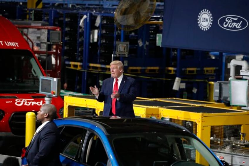 trump says he always had autoworkers backs union leaders say his first term record shows otherwise