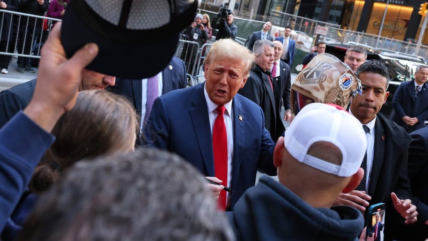 Trump visits NYC construction site