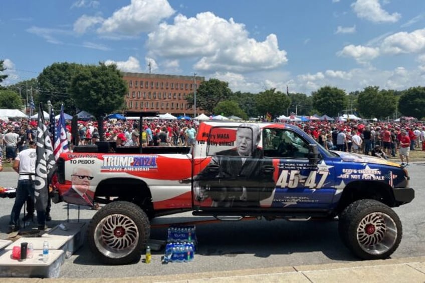 The rally saw thousands of Trump supporters snaking through an exposed field and parking l