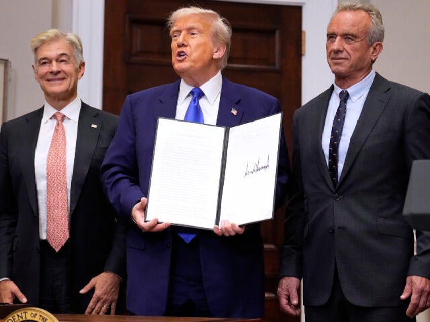 President Donald Trump, with Dr. Mehmet Oz, Administrator of the Centers for Medicare &amp