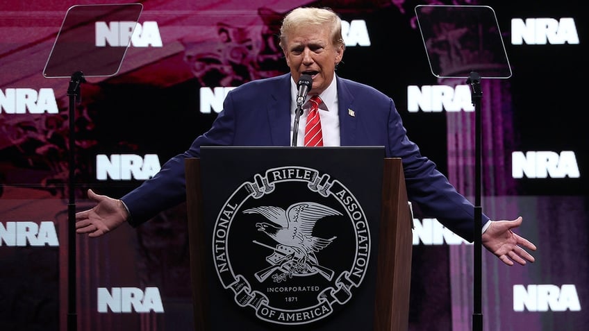 Trump speaks to NRA members