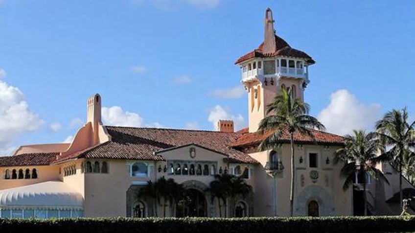 trump to sue doj for 100 million over mar a lago raid