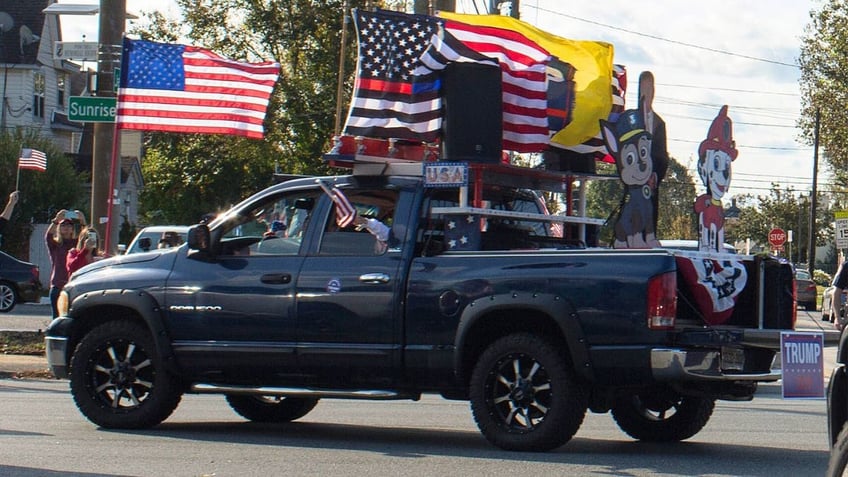 Pick-up truck supporting Trump