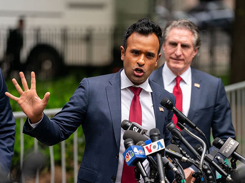 Former presidential candidate Vivek Ramaswamy addresses the media outside of Manhattan Cri