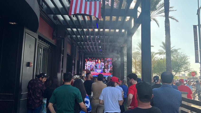 Crowd in Glendale, AZ