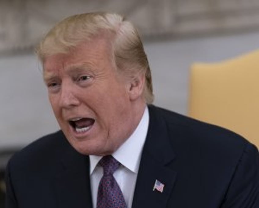 Trump warns of a 200% tariff on EU alcoholic products