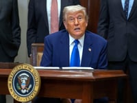 Trump’s plan to accept free Air Force One replacement from Qatar raises ethical and security worries
