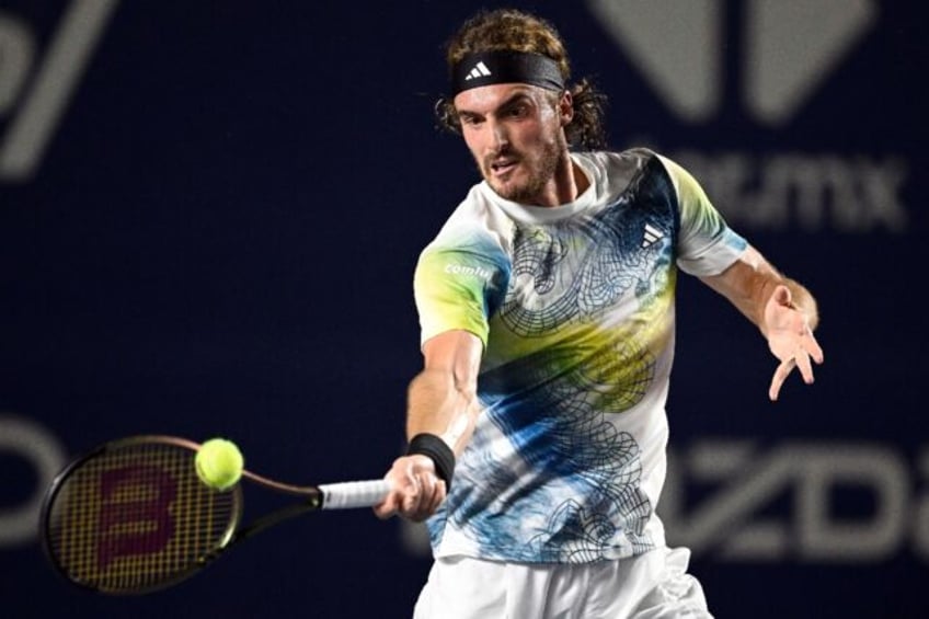 tsitsipas defeats de minaur to capture atp los cabos title