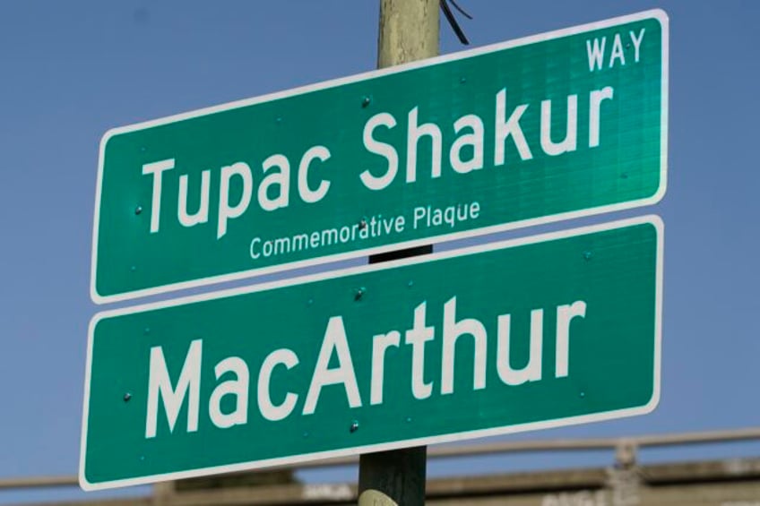 tupac shakur has an oakland street named for him 27 years after his death