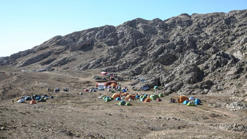 turkish officials launch rescue of us researcher trapped in 3000 foot cave