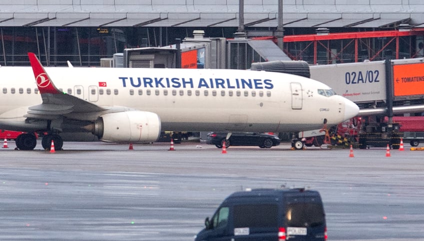 turkish speaking man arrested after 18 hour armed hostage standoff at hamburg airport