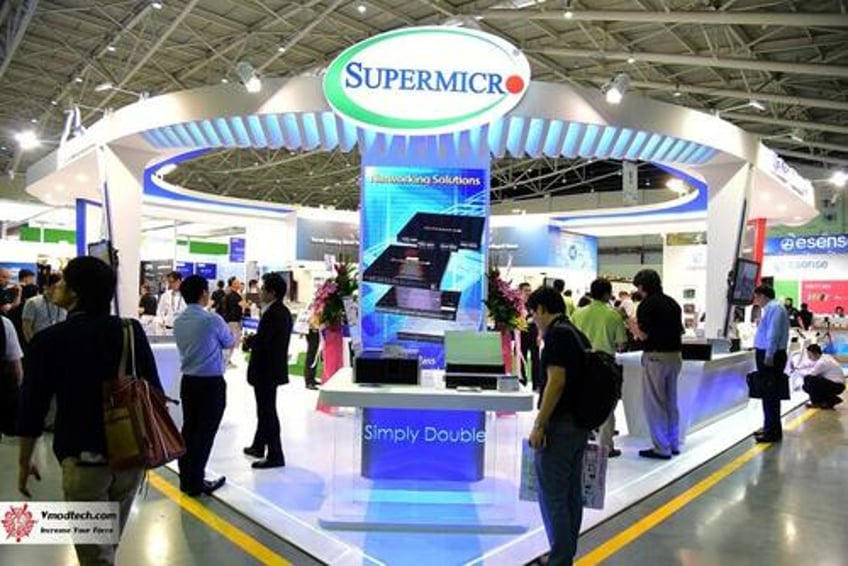 Supermicro booth at Comdex.