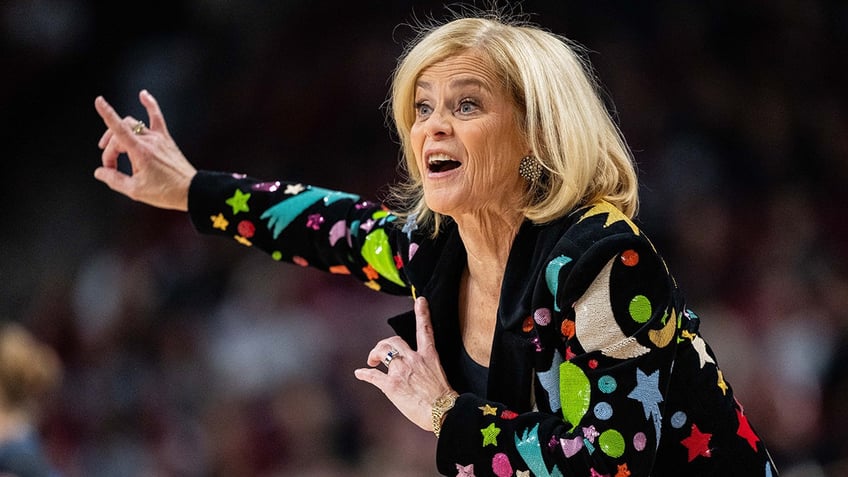 Kim Mulkey coaches a games