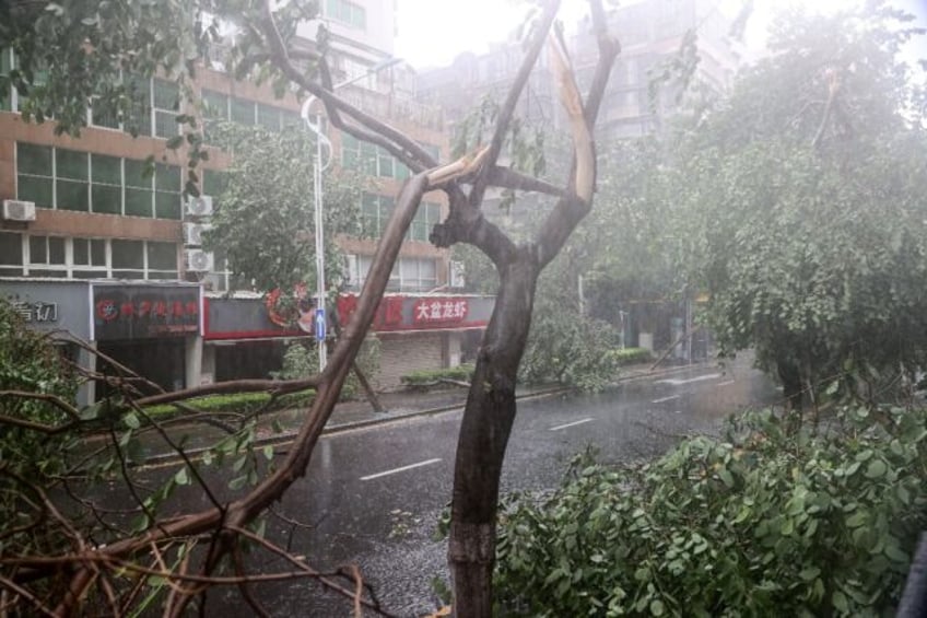 typhoon doksuri batters china with high winds and rain