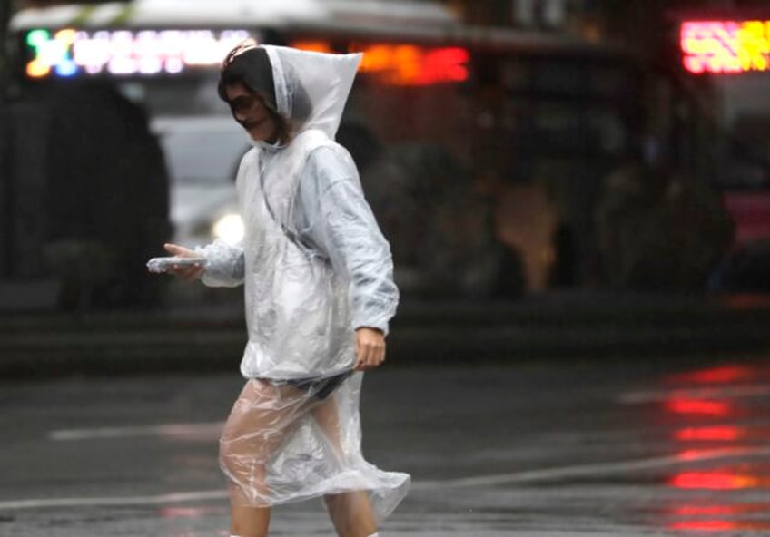 typhoon koinu makes landfall in southern taiwan causing 190 injuries but no deaths