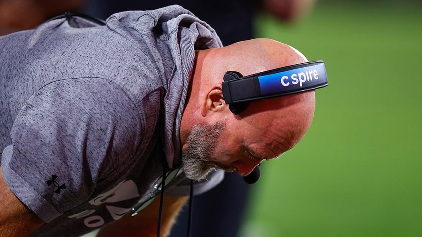 uabs trent dilfer tears into assistant coach after crucial penalty