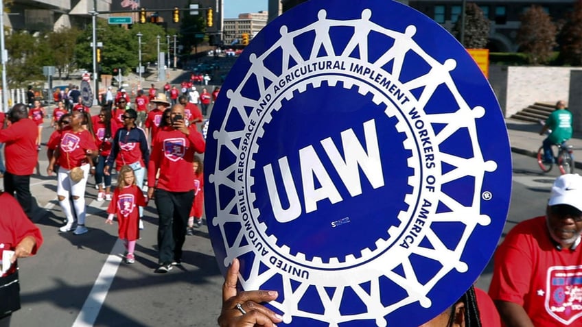 uaw leader slams insulting general motors wage offer as strike threat looms