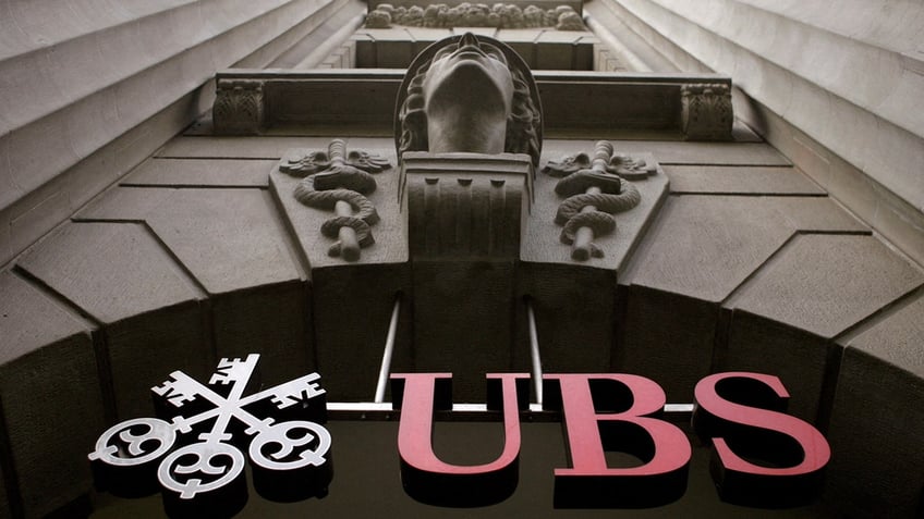 ubs and inside paradeplatz settle lawsuit after credit suisse dispute