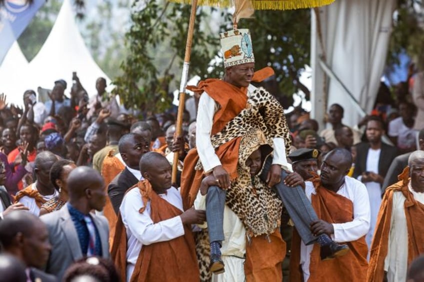 ugandans celebrate 30 years since buganda kings coronation