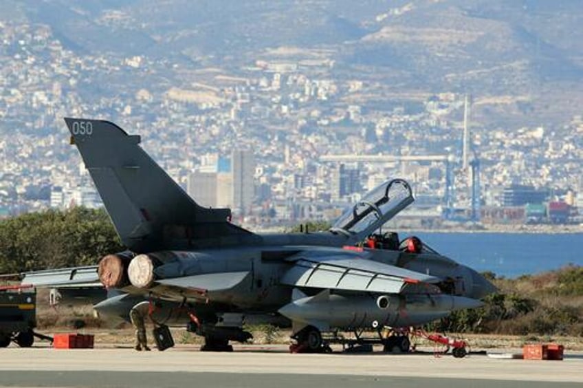 uk military planes making secretive flights to lebanon from cyprus
