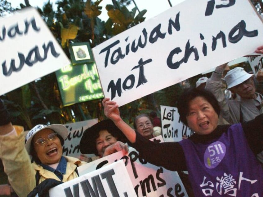 uk parliament declares taiwan an independent country as top diplomat travels to communist china