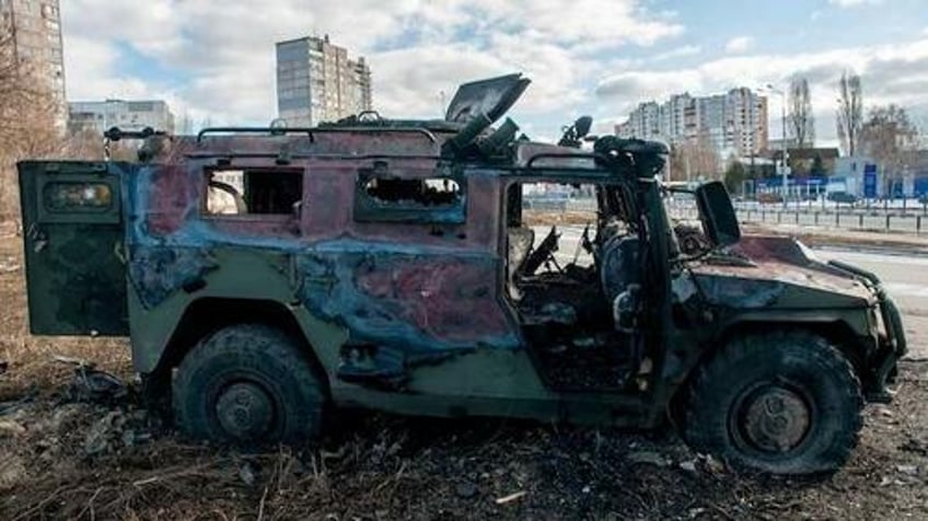 ukraine admits frontlines in kharkiv are collapsing 