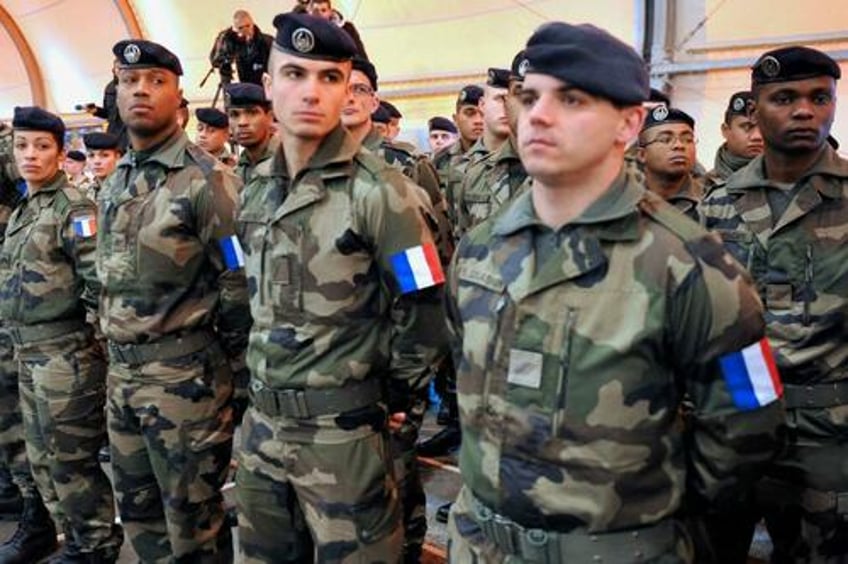 ukraine confirms france will send military trainers to its soil