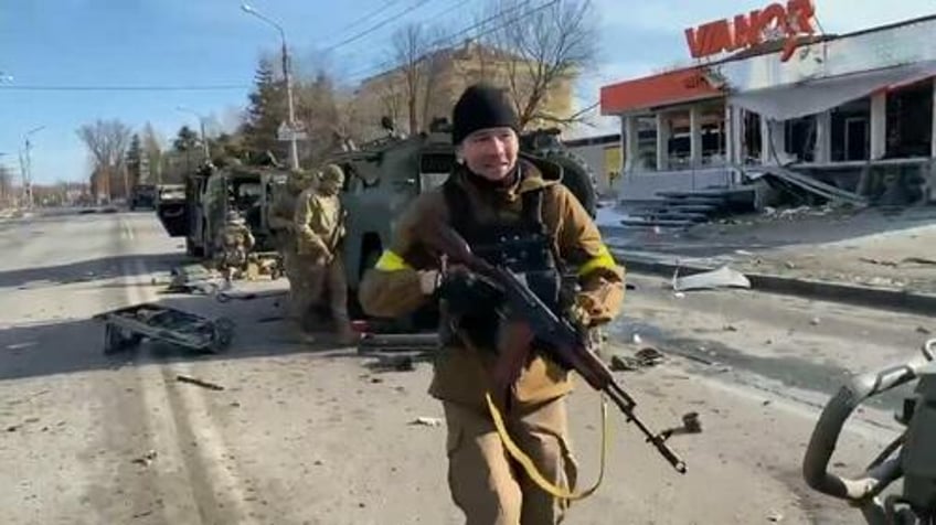 ukraine orders evacuation of 37 settlements as russian forces surge