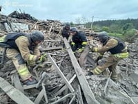 Ukraine, Russia exchange massive air strikes amid POW swap