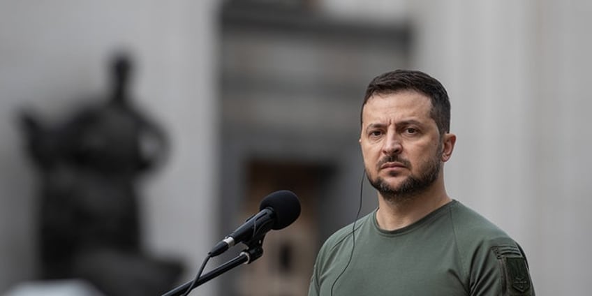 ukraine says russia has lost 250k troops since putin first invaded zelenskyy shares triumphant message